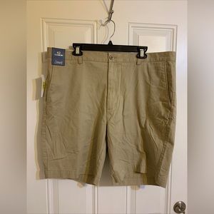 NWT Roundtree & Yorke Classic Fit Shorts Mens 42 Tan Khaki Flat Front‎ Casual
